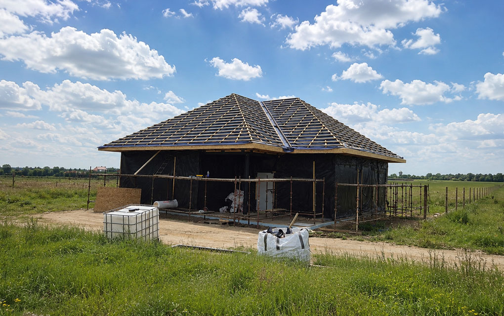 Parterowy dom modułowy o powierzchni 108,25 m² w trakcie realizacji